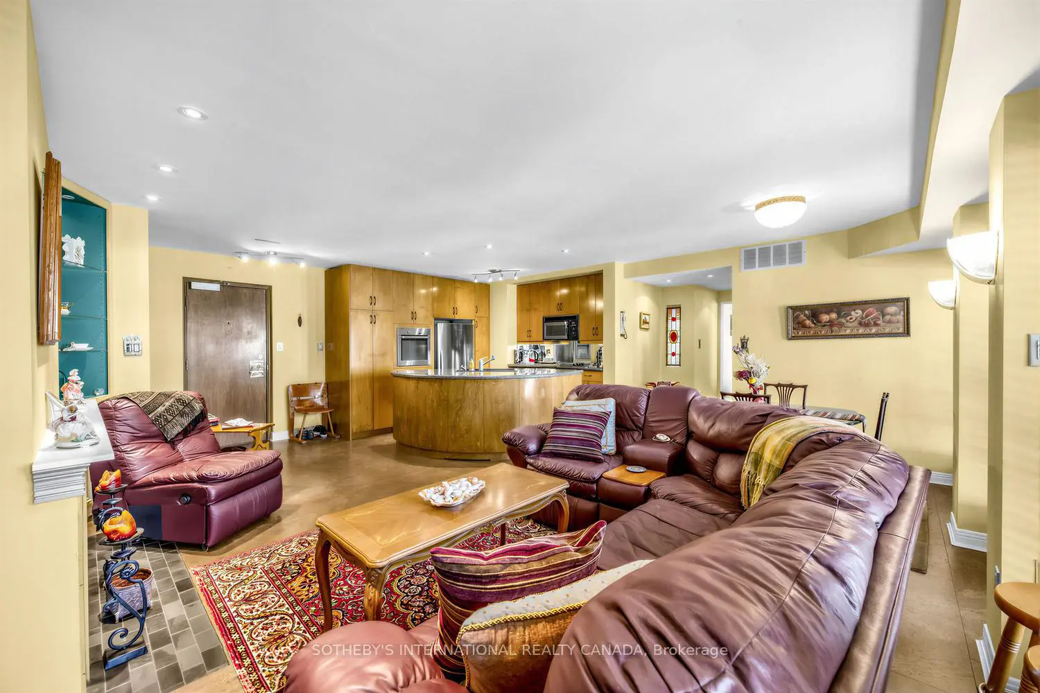 Additional image 4 of 8 Hawthorn Avenue 202