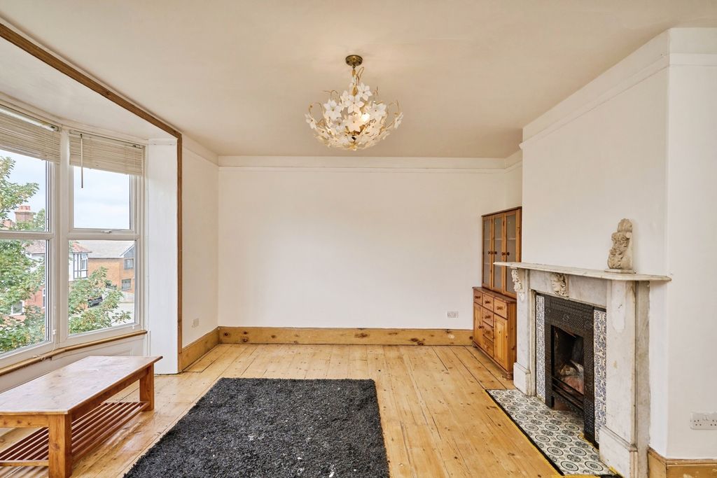 Additional image 7 of 6 bed semi-detached house for saleCastle Road, Newport, Isle Of Wight PO30