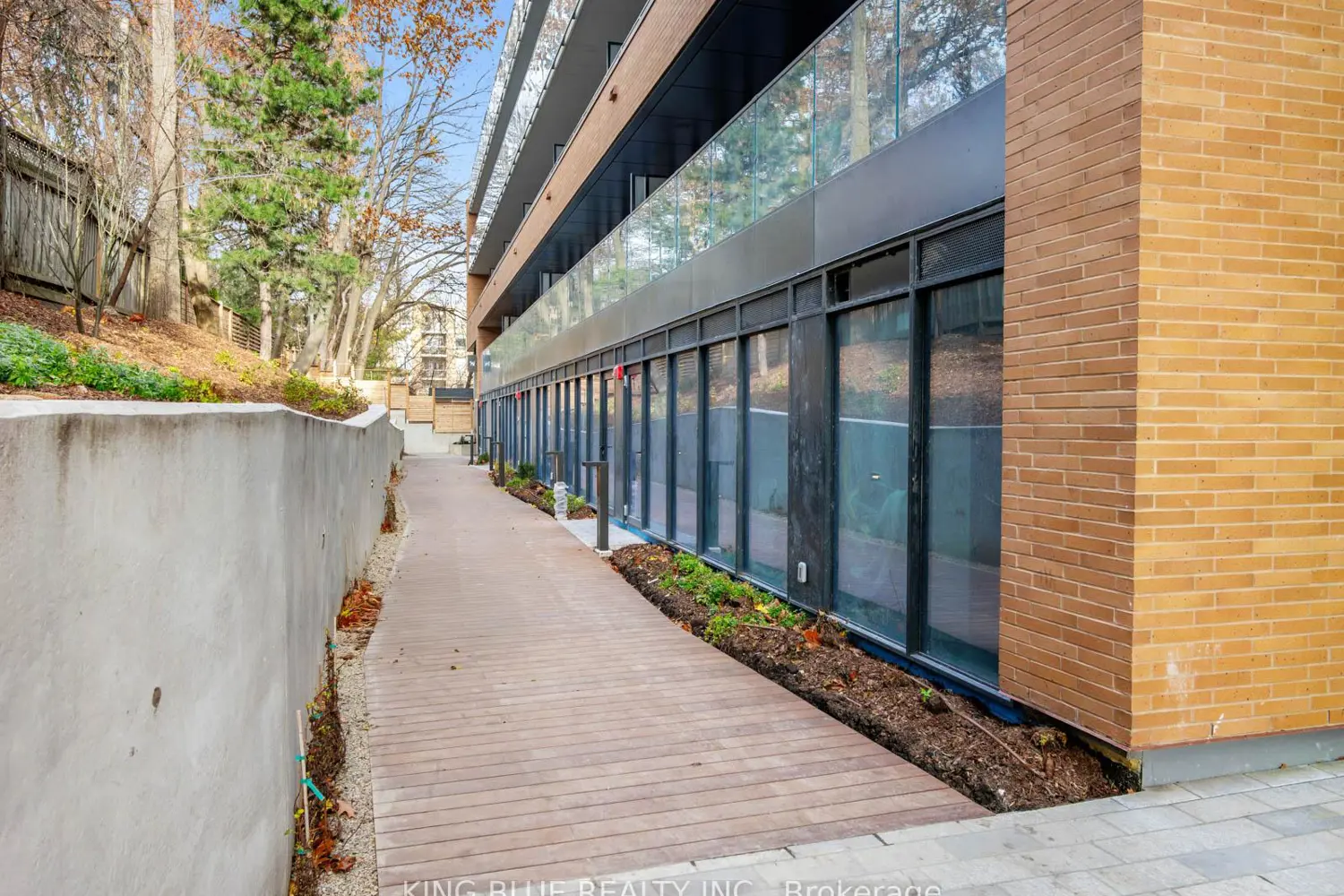 Additional image 4 of 1720 Bayview Avenue 209