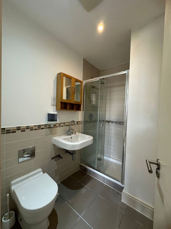 Additional image 9 of 2 bed flat for saleBeaumont Drive, Worcester Park KT4