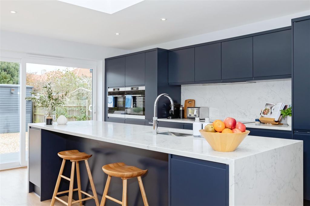 Additional image 12 of 3 bed flat for saleWallace Avenue, Worthing BN11