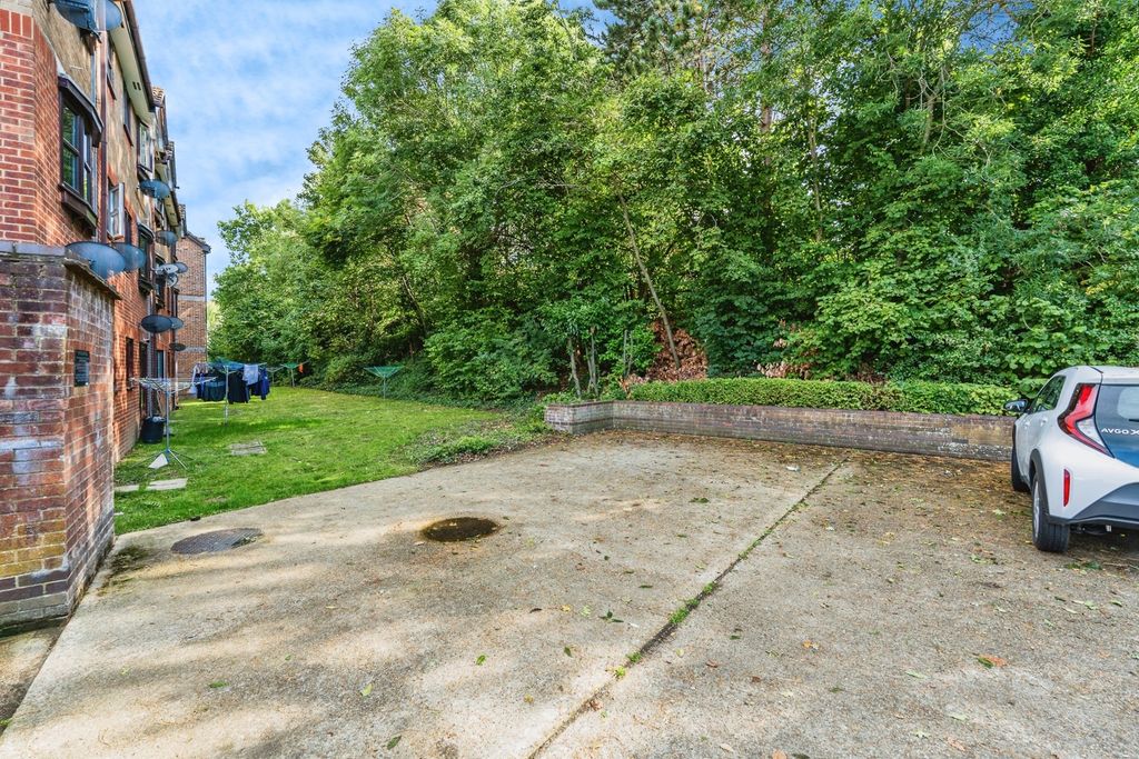 Additional image 17 of 1 bed flat for saleBrunel Road, Southampton, Hampshire SO15