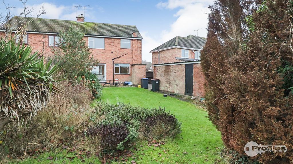 Additional image 4 of 3 bed semi-detached house for saleOakdale Road, Earl Shilton, Leicester LE9