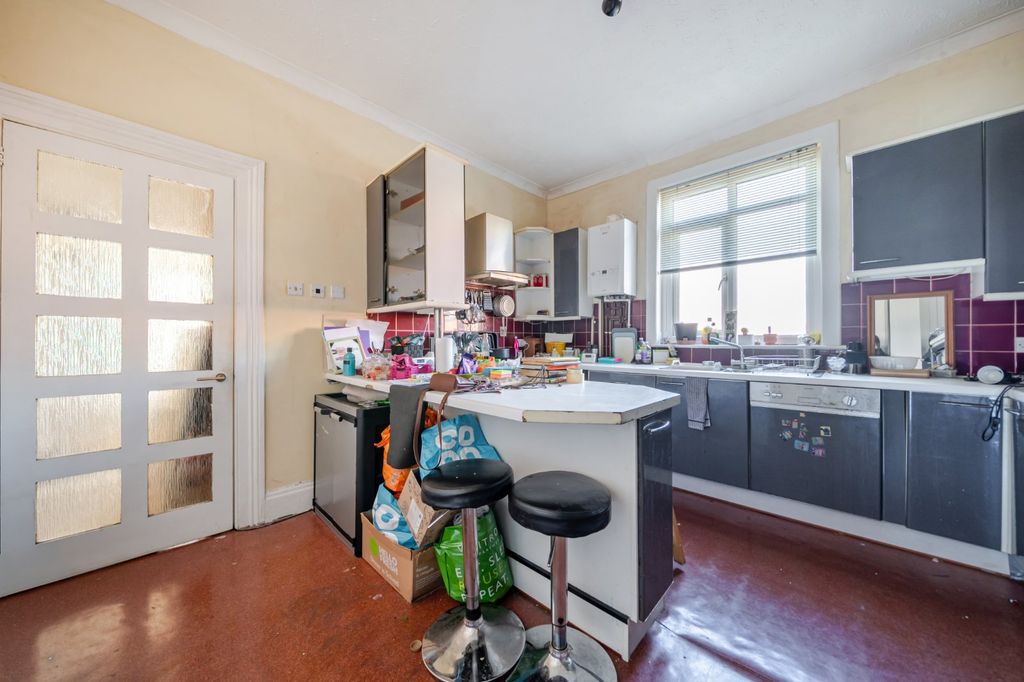 Additional image 5 of 3 bed flat for saleWaveley Court, Waverley Grove, Southsea, Hampshire PO4