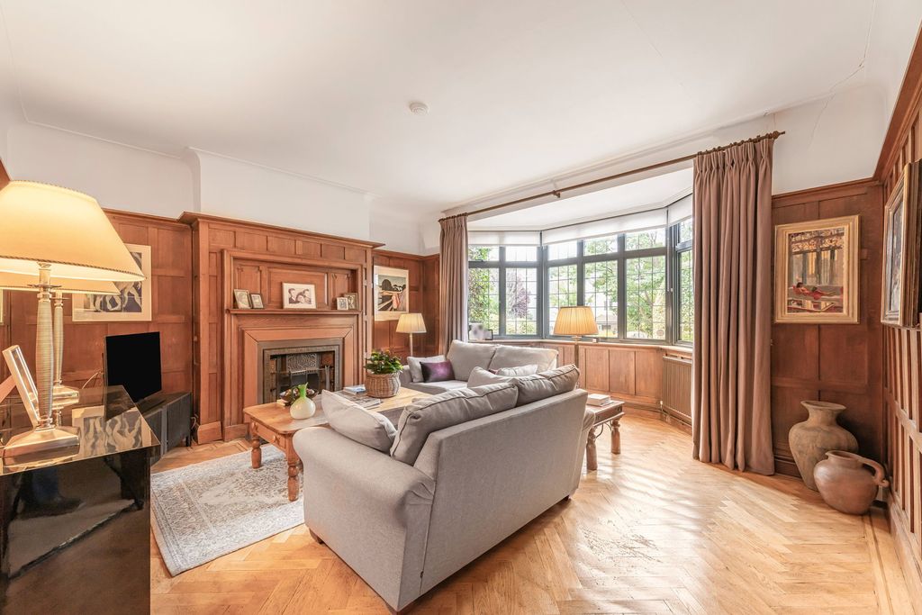 Additional image 4 of 6 bed detached house for saleSheen Common Drive, Richmond TW10