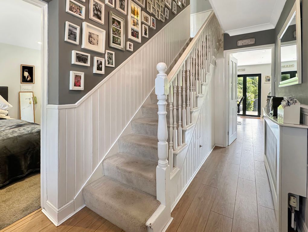 Additional image 22 of 4 bed detached house for saleClatterford Road, Newport PO30