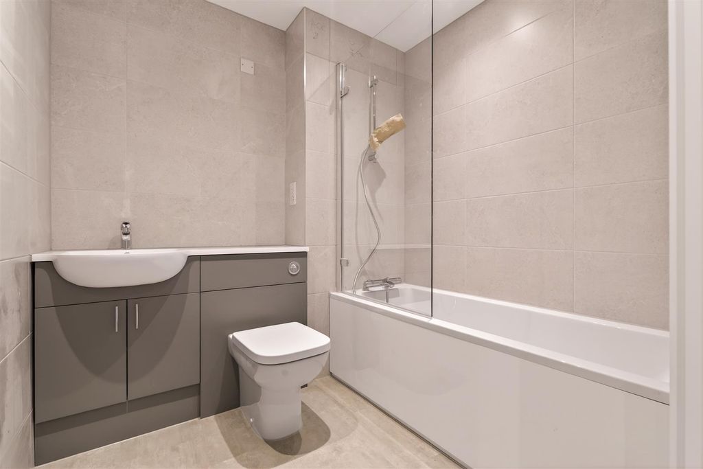 Additional image 9 of 2 bed flat for sale35 Lindfield Place, Worthing BN11