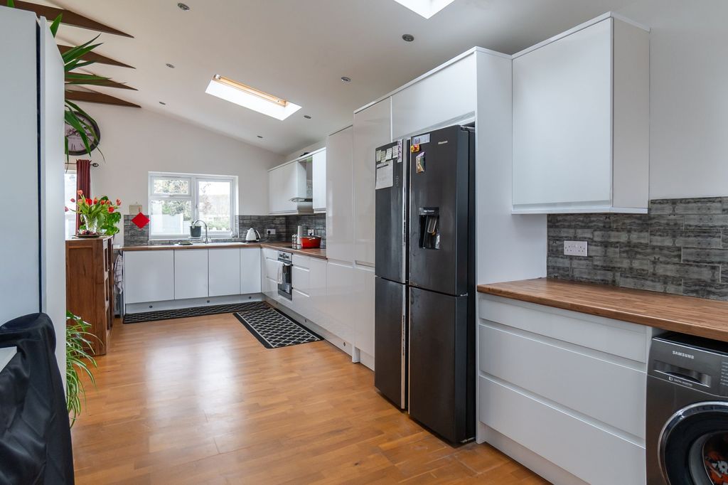 Additional image 6 of 4 bed semi-detached house for saleHigh Leys Drive, Oadby LE2