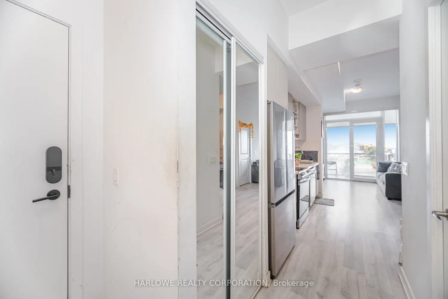 Additional image 5 of 4655 Metcalfe Avenue 204