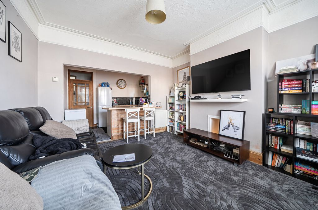 Additional image 11 of 2 bed flat for saleWinchester Road, Shirley, Southampton, Hampshire SO16
