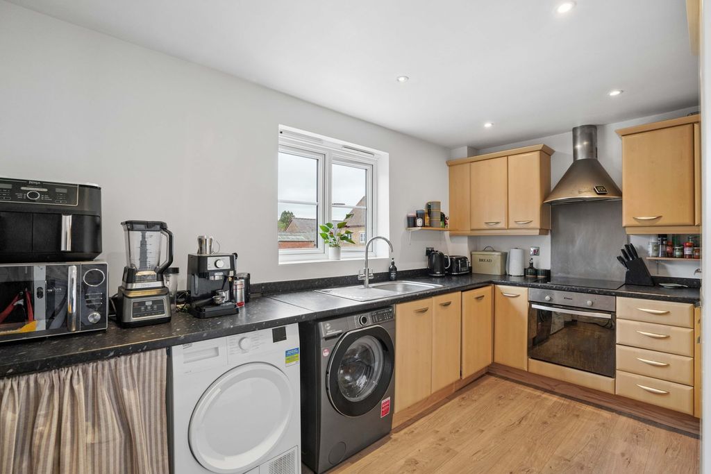 Additional image 3 of 2 bed flat for salePriory Mill Lane, Witney OX28