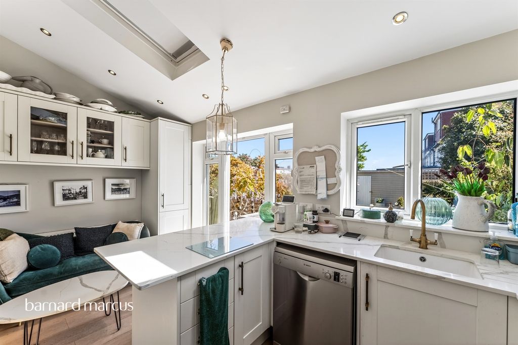 Additional image 5 of 4 bed terraced house for saleKingshill Avenue, Worcester Park KT4