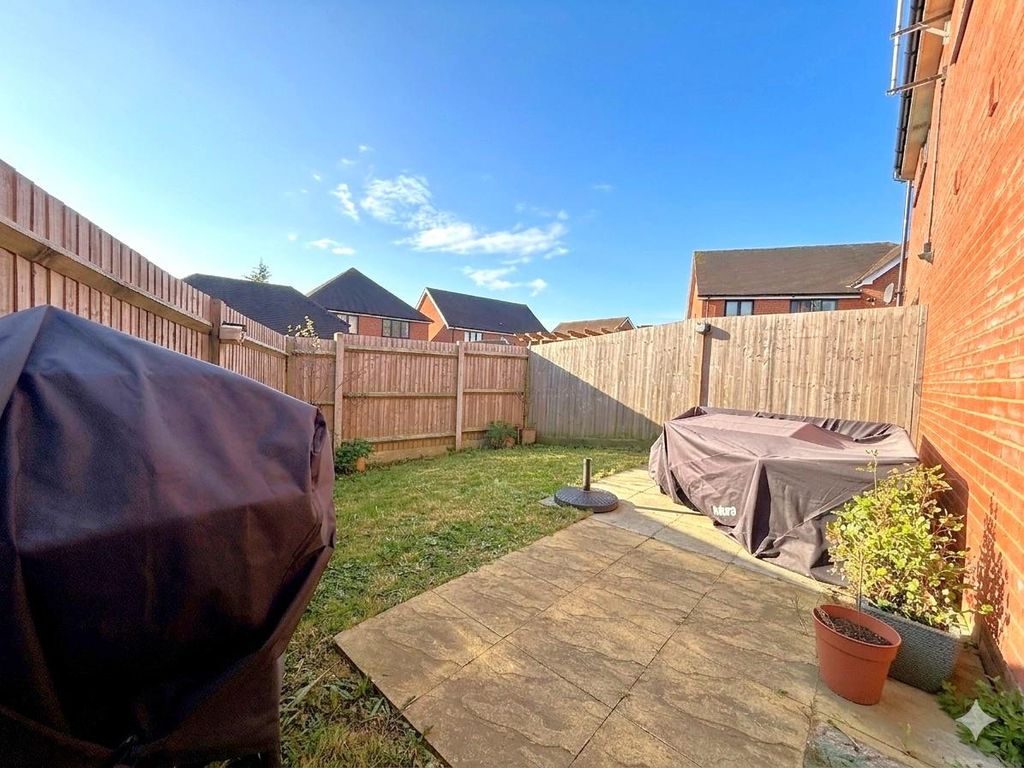 Additional image 2 of 2 bed maisonette for saleClaypit Copse, Bursledon, Southampton SO31