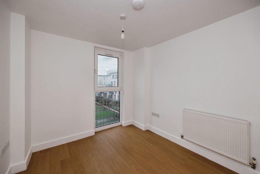 Additional image 10 of 2 bed flat for saleFratton Way, Southsea PO4