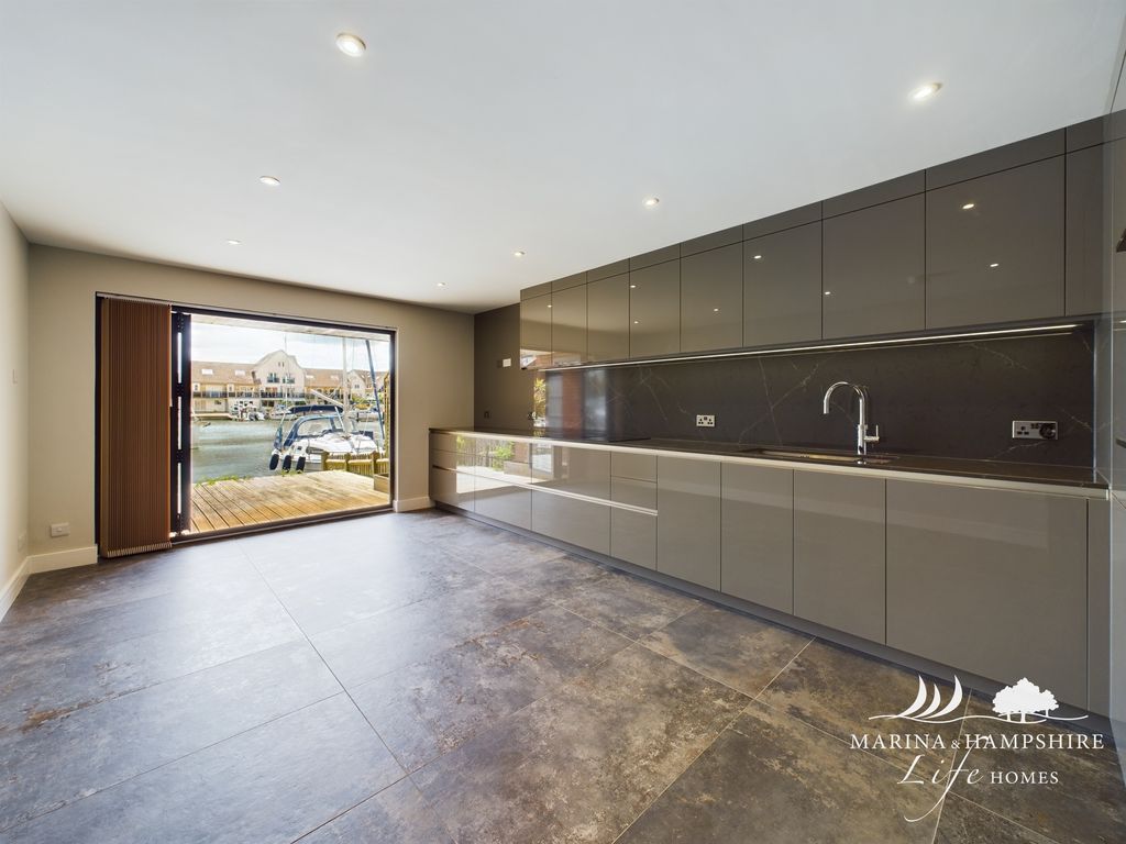 Additional image 3 of 3 bed terraced house for saleCarbis Close, Portsmouth PO6