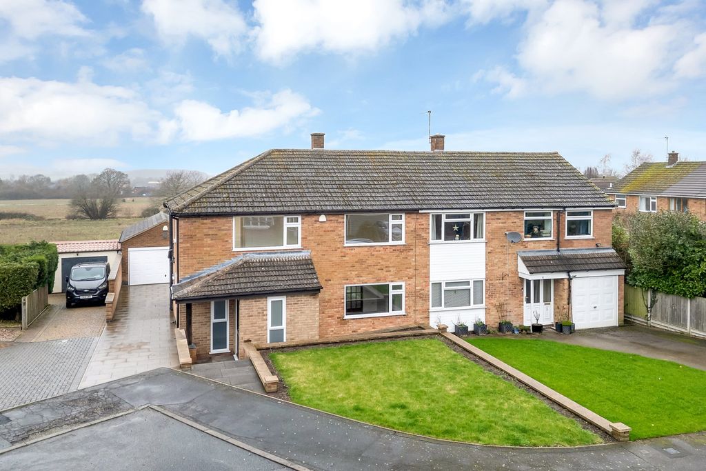 3 bed semi-detached house for salePriory Road, Market Bosworth CV13