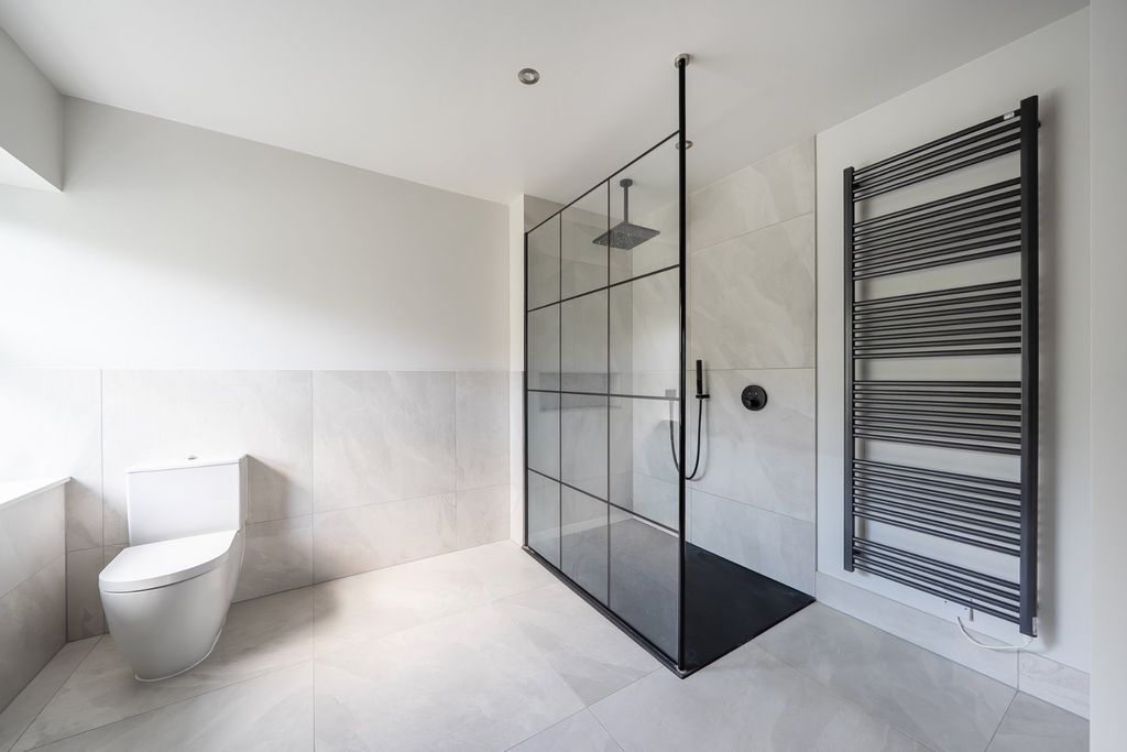 Additional image 20 of 6 bed detached house for salePyrford, Surrey GU22