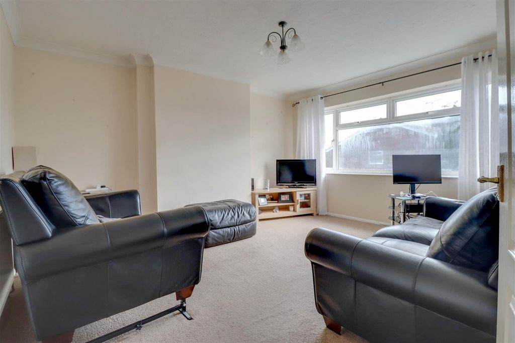Additional image 4 of 2 bed maisonette for saleAzalea Avenue, Wickford SS12