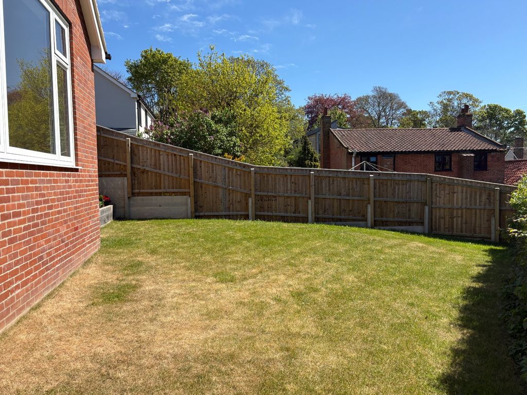 Additional image 4 of 3 bed bungalow for saleNorth Hill, Woodbridge, Suffolk IP12