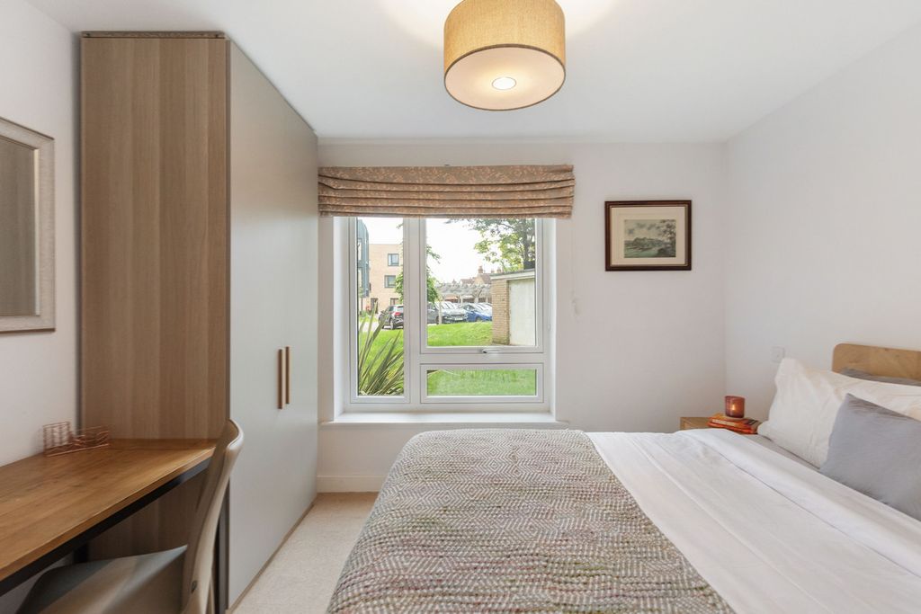 Additional image 16 of 3 bed flat for saleWoodthorpe Road, Ashford TW15