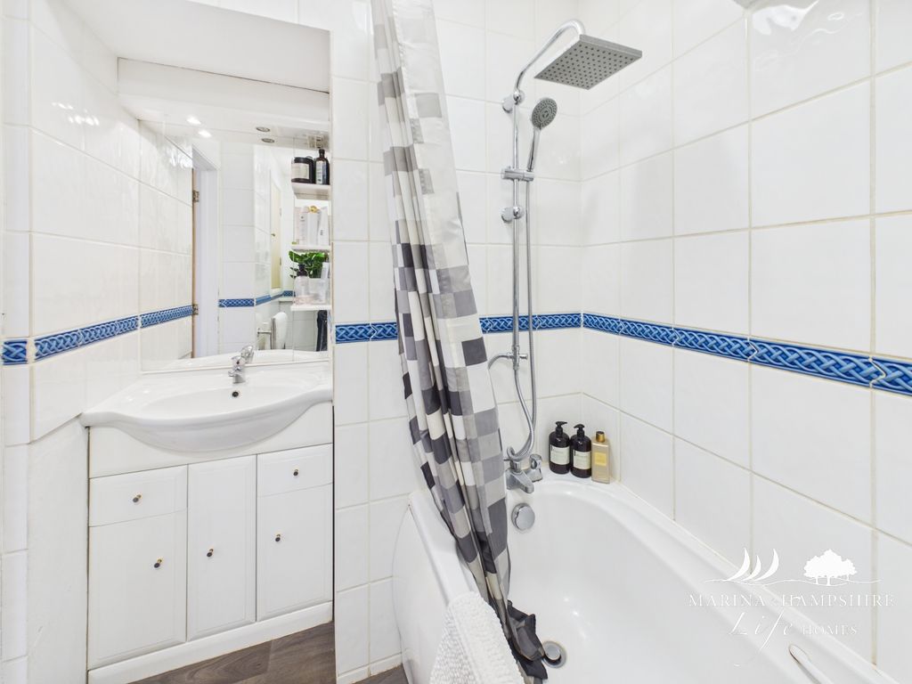 Additional image 21 of 4 bed town house for saleNewlyn Way, Port Solent PO6