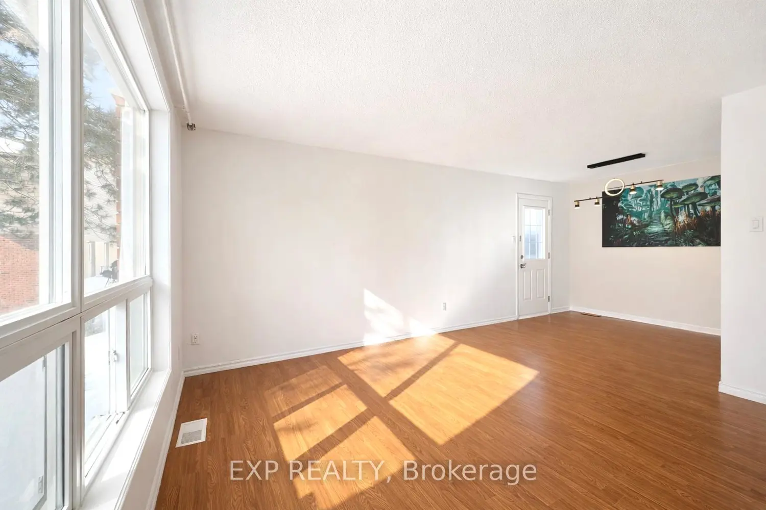 Additional image 7 of 11C Sonnet Crescent