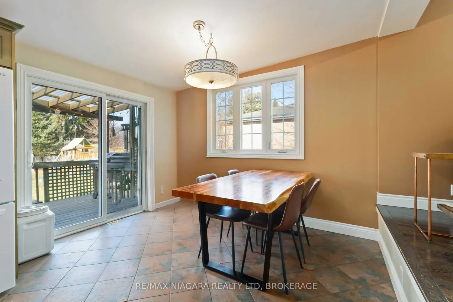 Additional image 6 of 1671 Third Street Louth Street