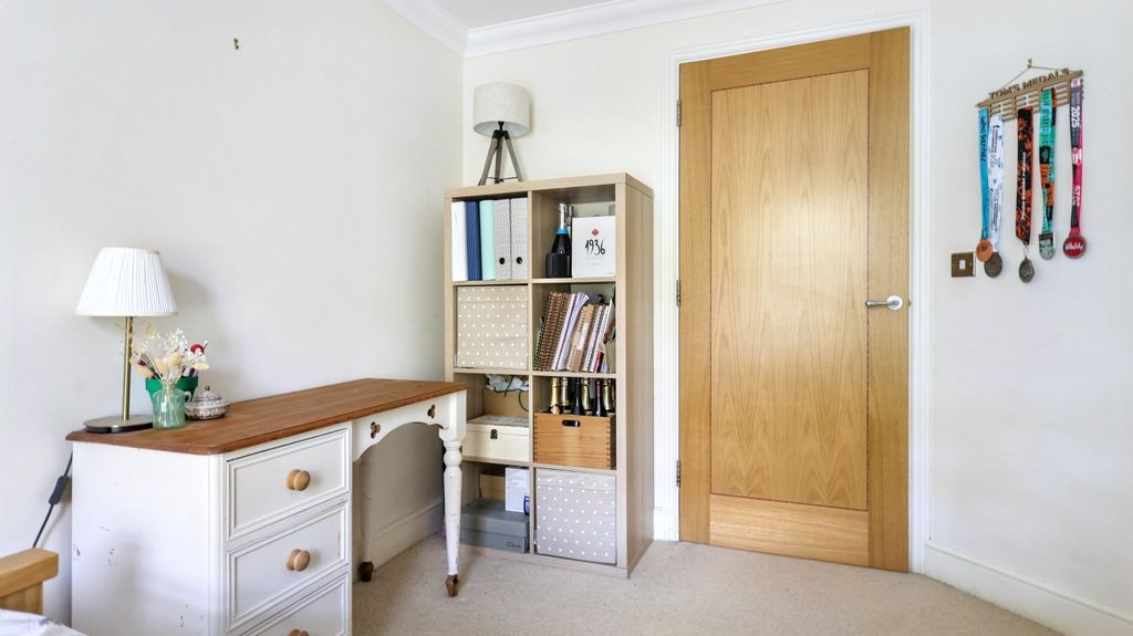 Additional image 12 of 2 bed flat for saleFlat 1 Chichester House, 45A Woodgreen, Witney OX28
