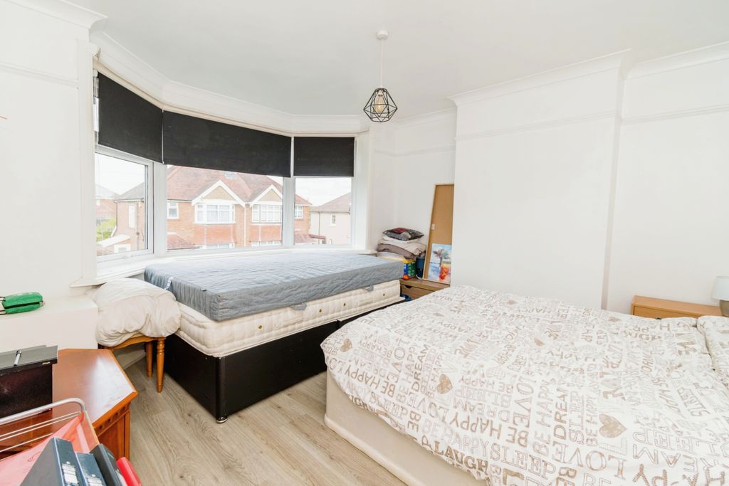 Additional image 8 of 3 bed semi-detached house for saleBlenheim Gardens, Southampton, Hampshire SO17
