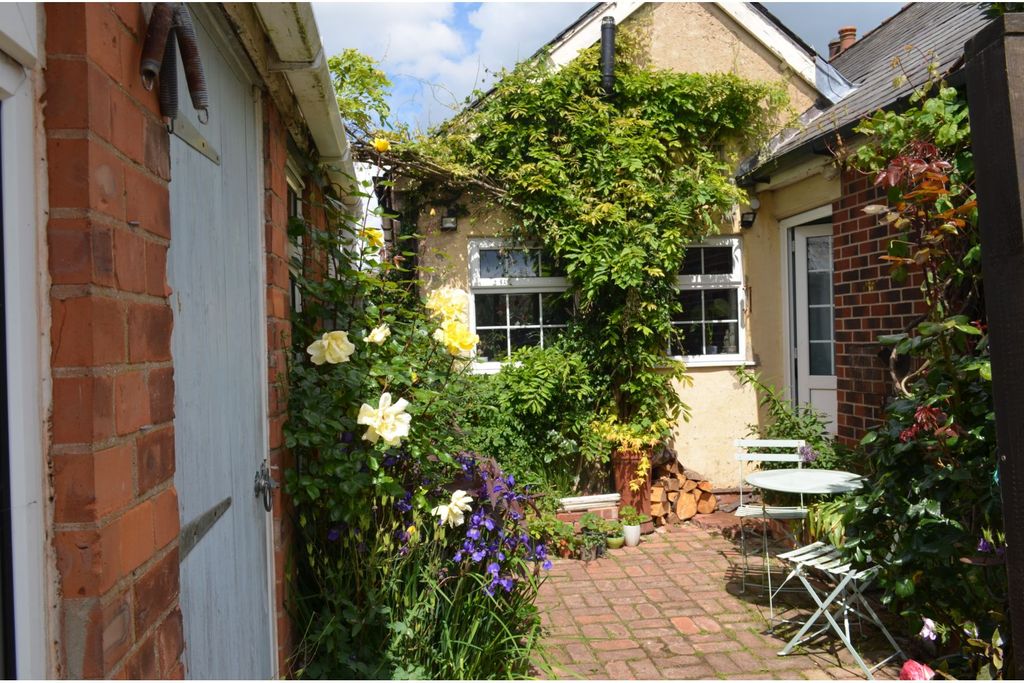 4 bed detached bungalow for saleStation Road, Willoughby LN13 photo 3