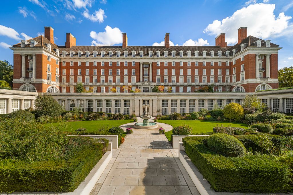 Additional image 2 of 2 bed flat for saleRichmond Hill, Richmond, London TW10