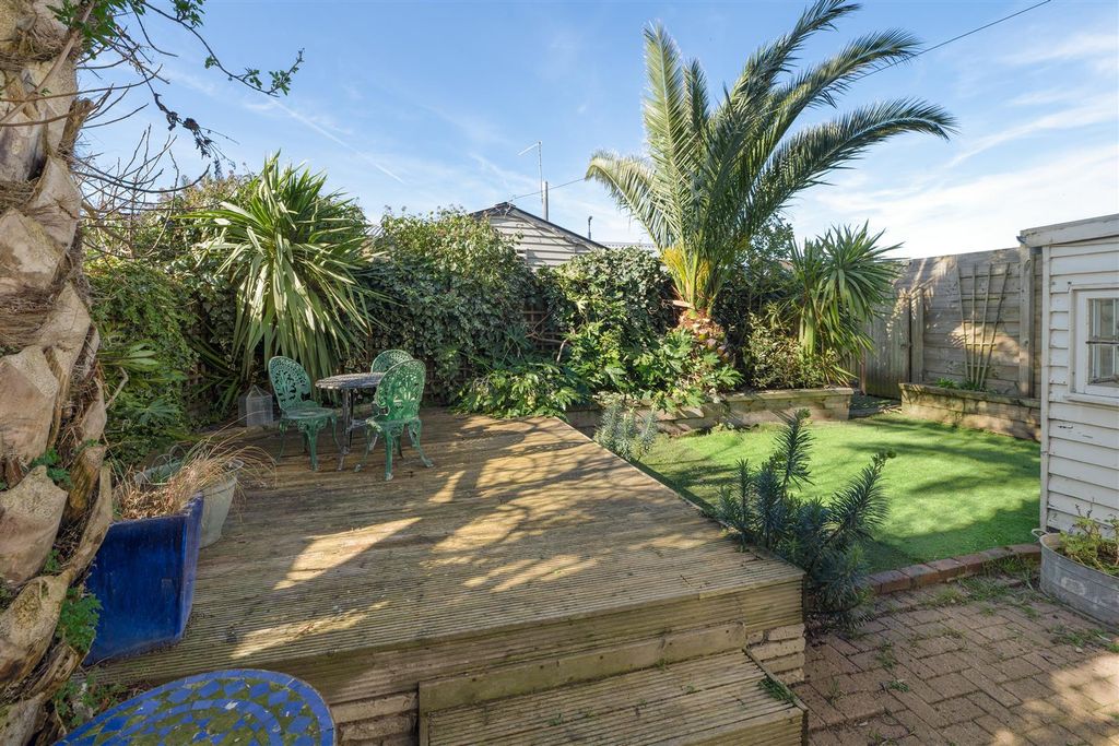 Additional image 5 of 5 bed detached house for saleIsland Wall, Whitstable CT5