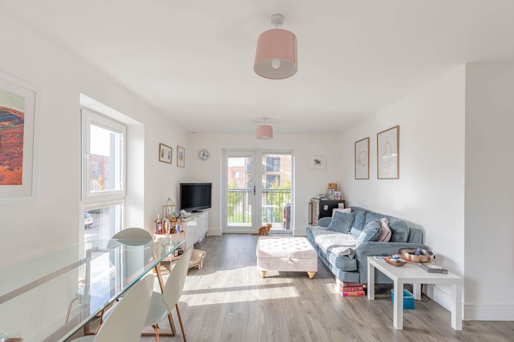 Additional image 4 of 2 bed flat for saleMeridian Way, Southampton SO14