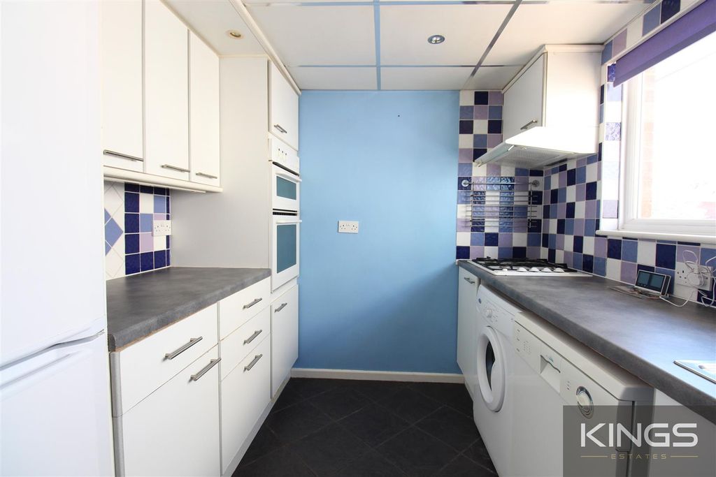 Additional image 4 of 2 bed flat for saleWestridge Road, Southampton SO17