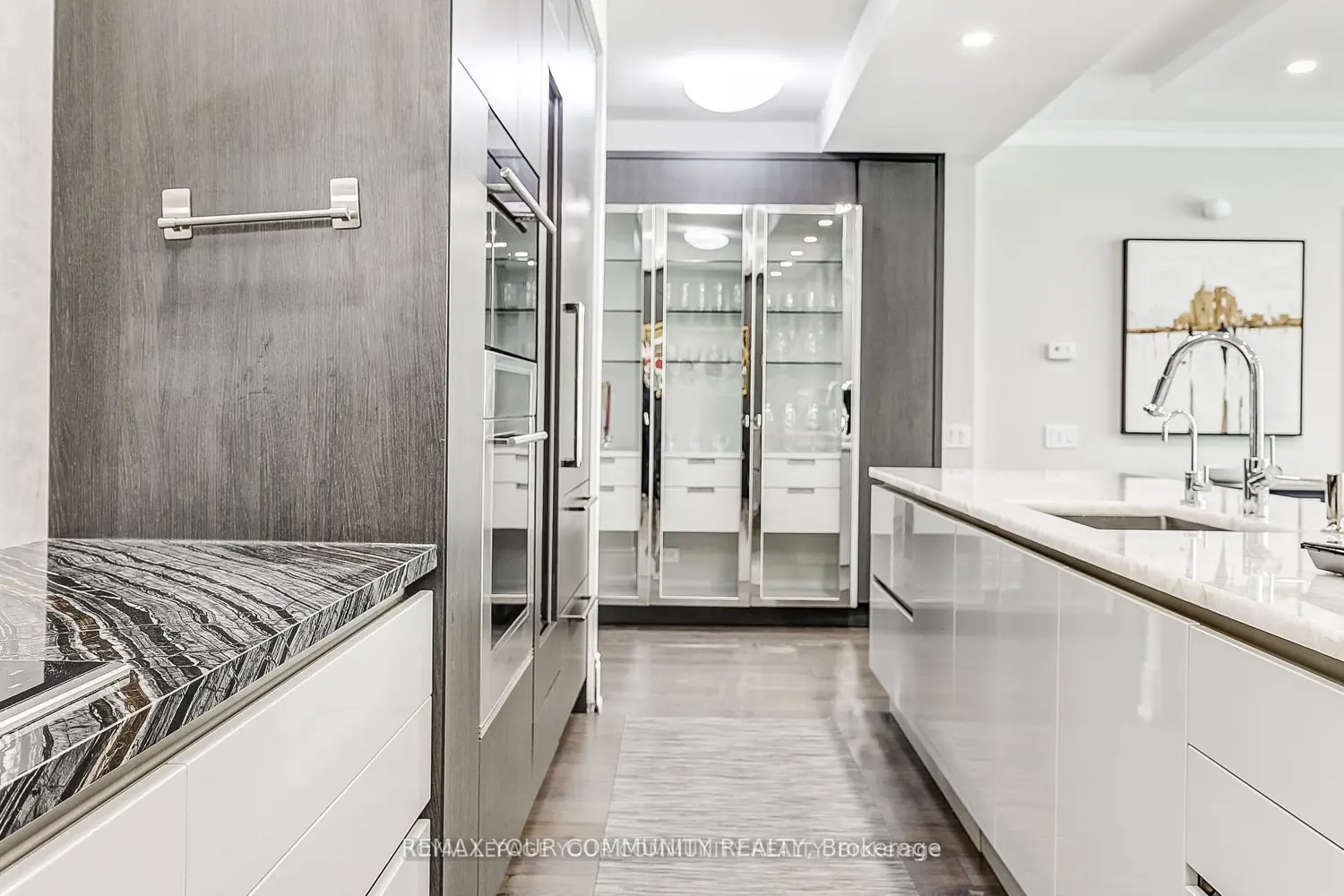 Additional image 10 of 7071 Bayview Avenue 304