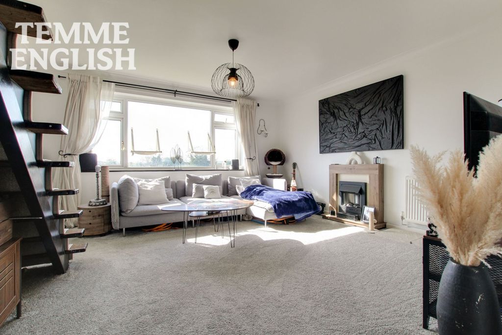 Additional image 4 of 2 bed flat for saleMarket Avenue, Wickford SS12