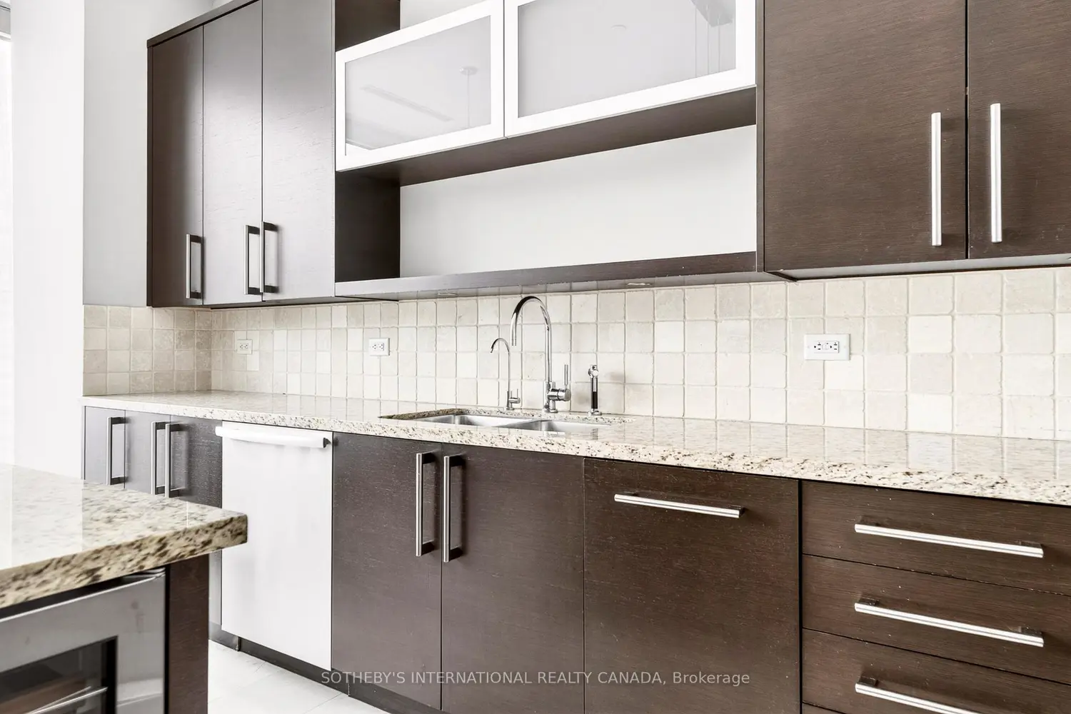 Additional image 16 of 183 Wellington Street 3905