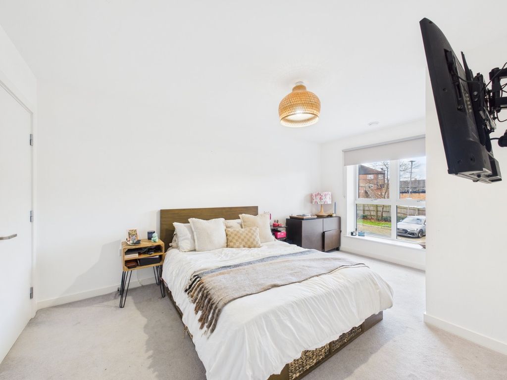 Additional image 5 of 2 bed flat for salePitcher Lane, Ashford, Surrey TW15