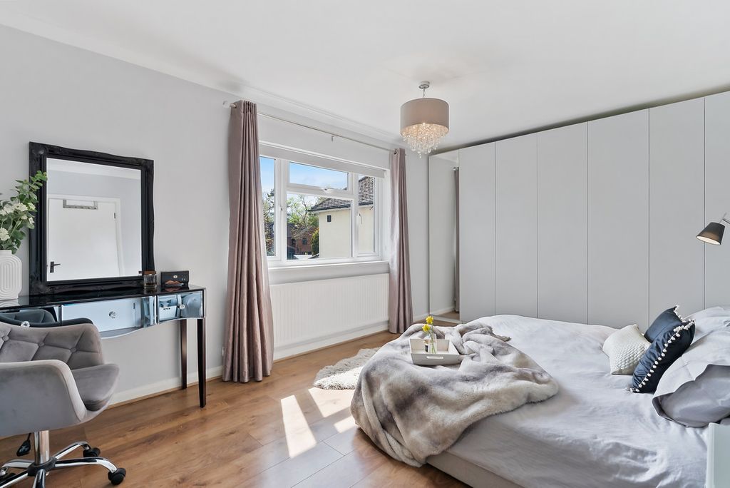 Additional image 11 of 4 bed detached house for saleFontmell Park, Ashford TW15