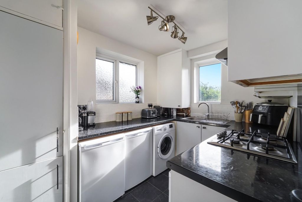 Additional image 5 of 3 bed maisonette for saleArdrossan Gardens, Worcester Park KT4