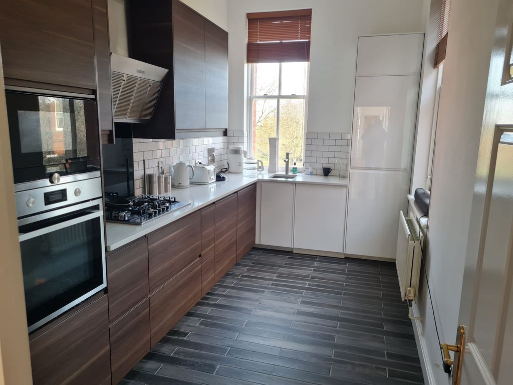 Additional image 4 of 2 bed flat for saleRichmond Drive, Woodford Green IG8