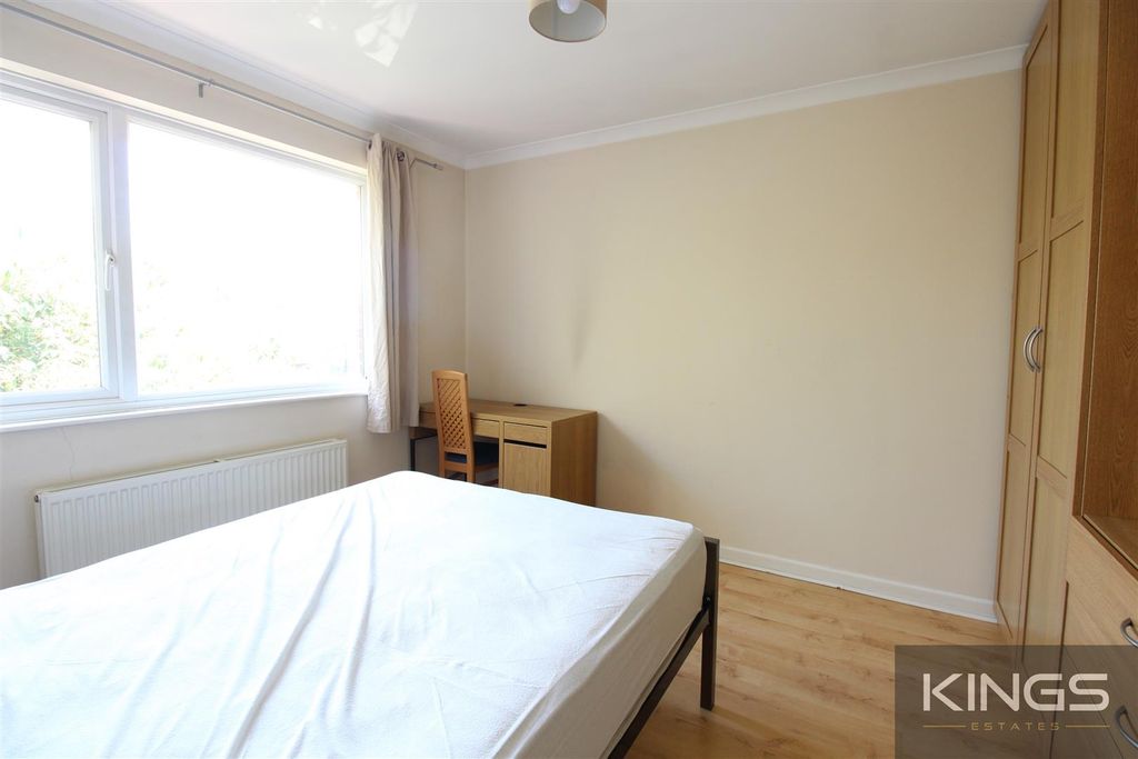 Additional image 7 of 2 bed flat for saleWestridge Road, Southampton SO17