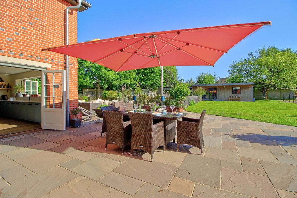 Additional image 7 of 6 bed detached house for saleThe Vale, Wokingham RG40