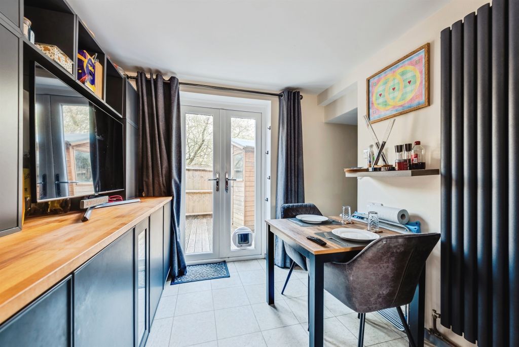 Additional image 4 of 2 bed property for saleCampden Close, Witney OX28