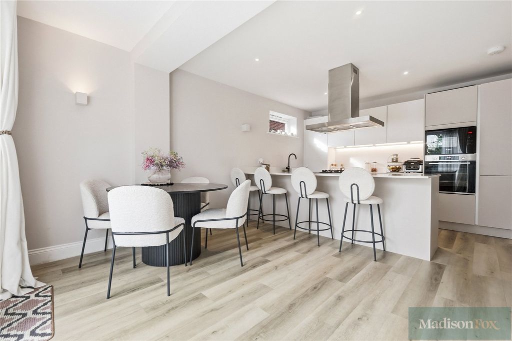 Additional image 6 of 3 bed flat for saleWest Grove, Woodford Green IG8