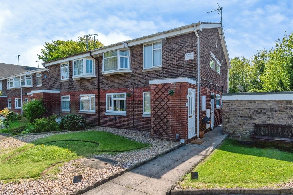 2 bed maisonette for saleNewlands Close, Willenhall, West Midlands WV13
