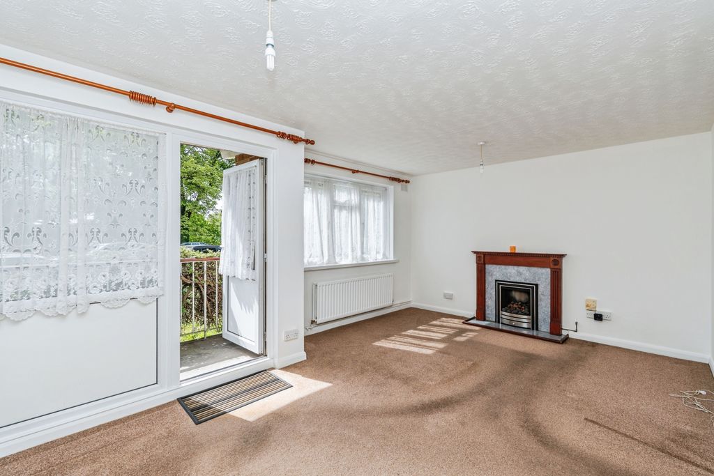 Additional image 8 of 2 bed flat for saleSt. James Close, Southampton SO15