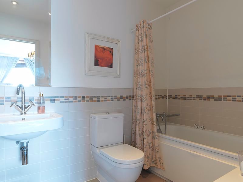 Additional image 9 of 2 bed flat for saleBeaumont Drive, Worcester Park KT4