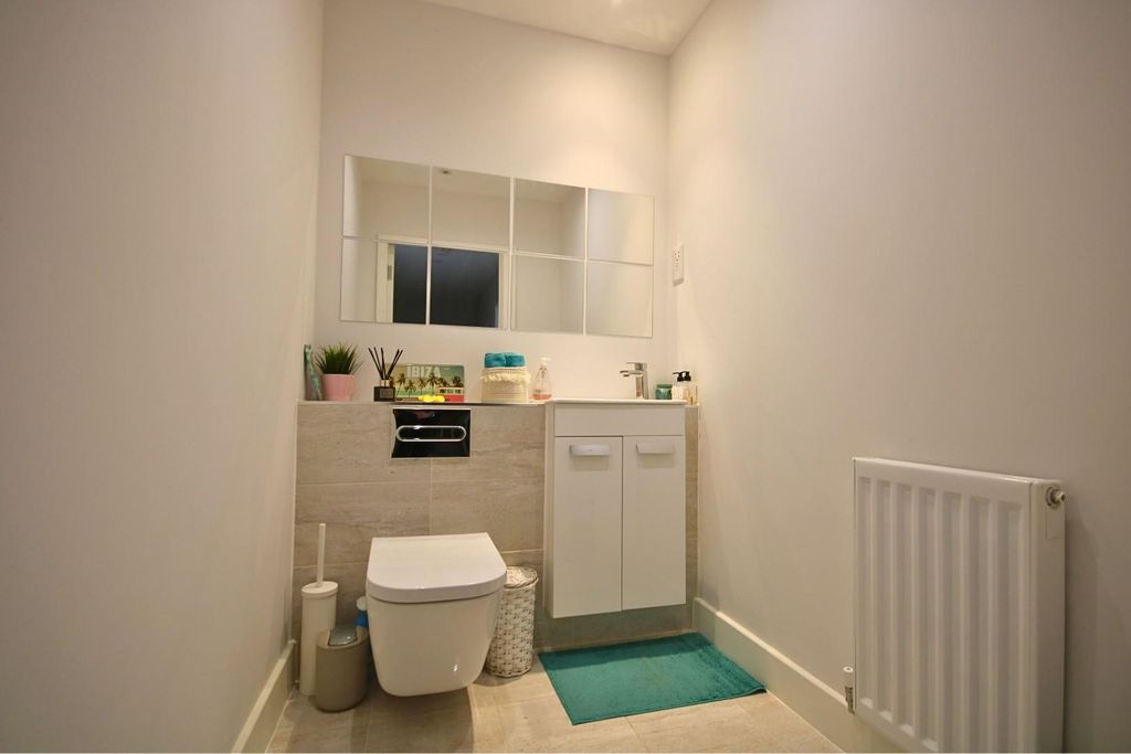 Additional image 15 of 2 bed flat for saleThe Foundry, Ashford TW15