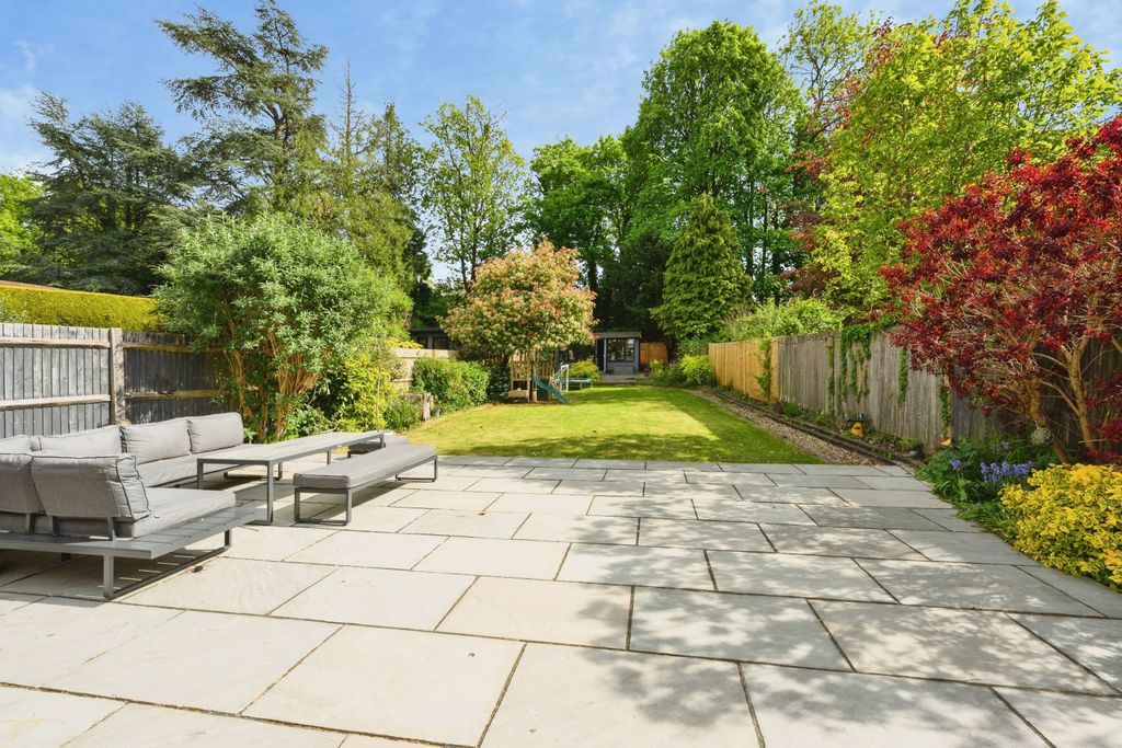 Additional image 4 of 4 bed semi-detached house for saleSalmons Lane, Whyteleafe CR3